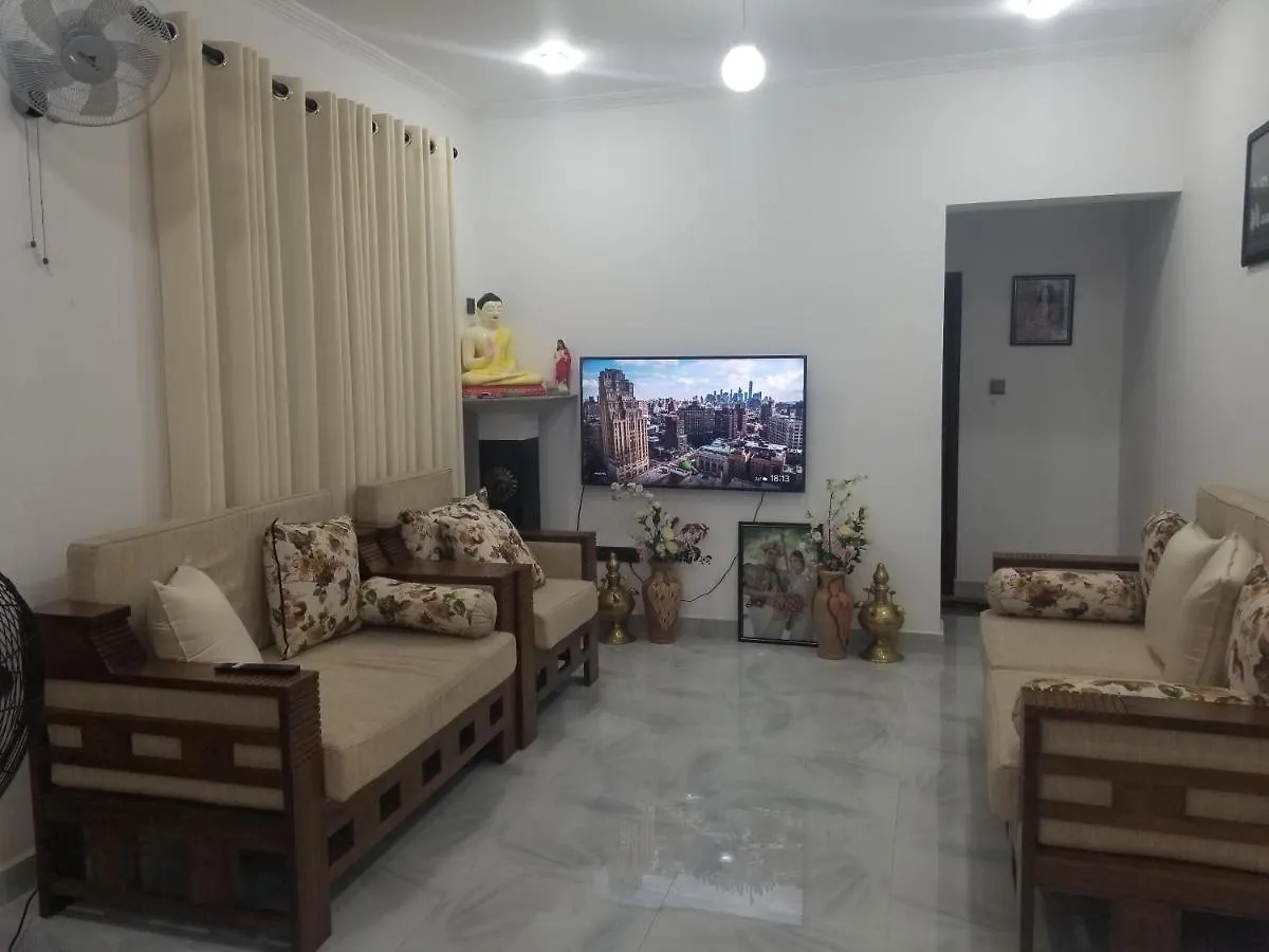 Hashi Villa Ja-Ela Apartment